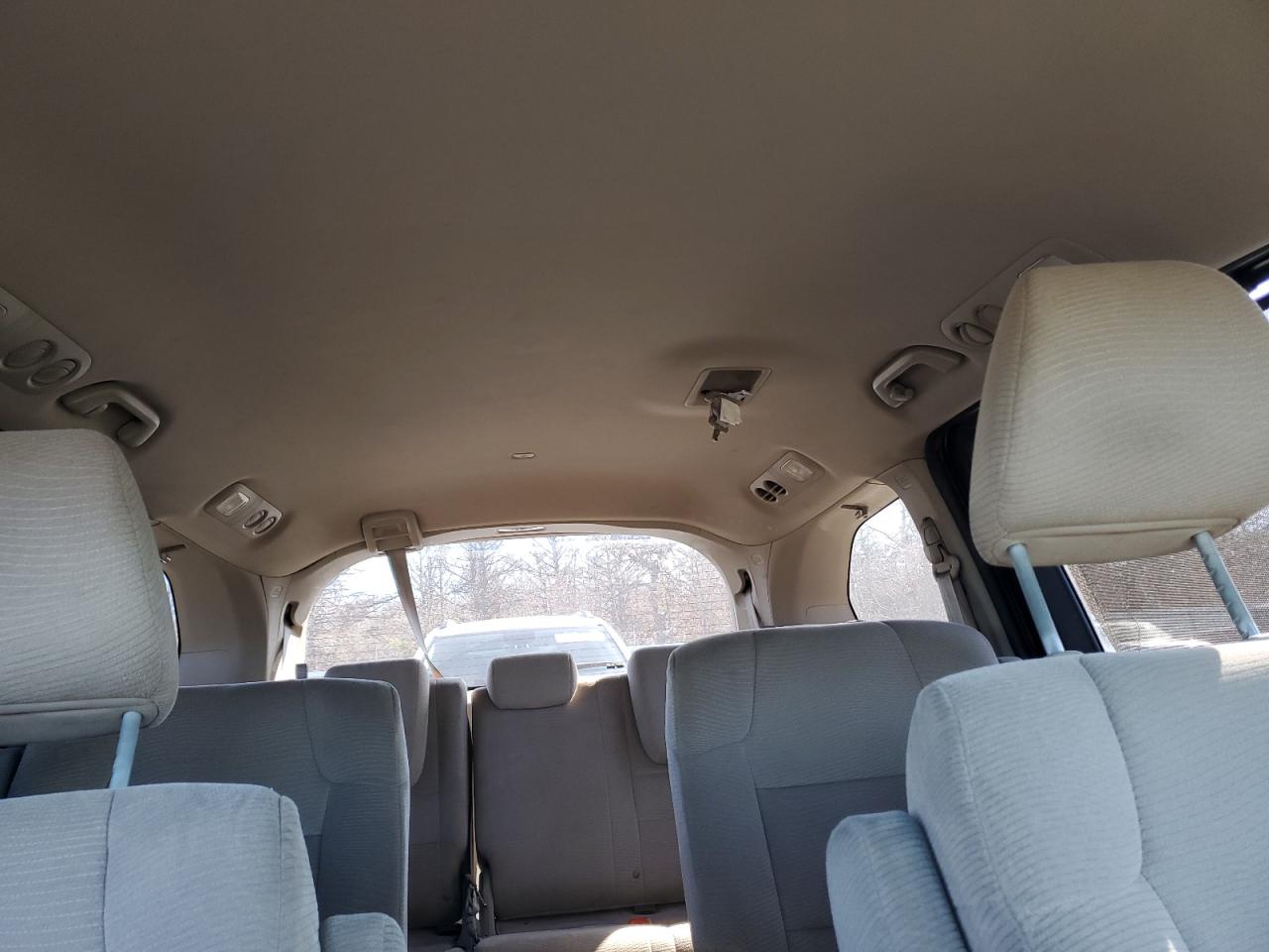 2011 Honda Odyssey - Image 10