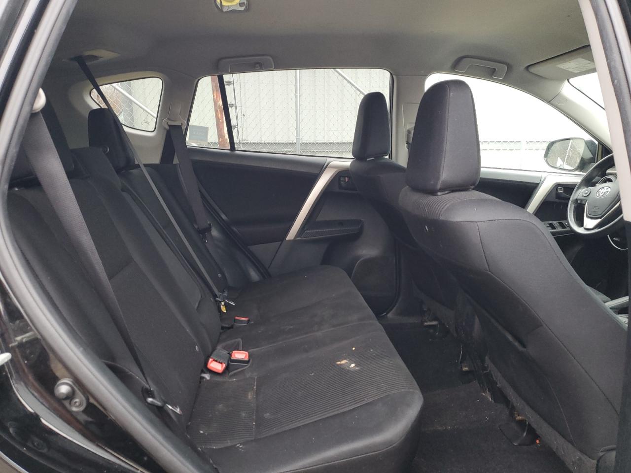 2015 Toyota RAV 4 - Image 11