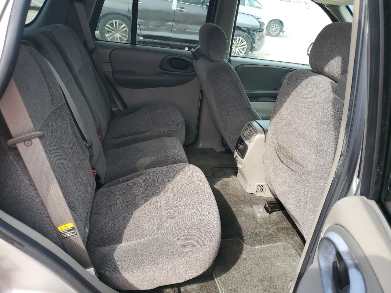 2004 Chevrolet TrailBlazer - Image 11