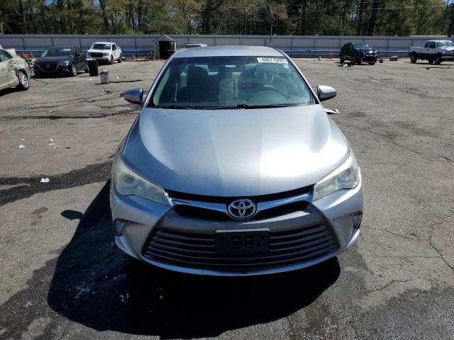  TOYOTA CAMRY 2016 Серебристый