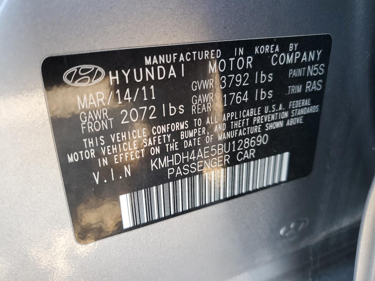 2011 Hyundai Elantra - Image 14