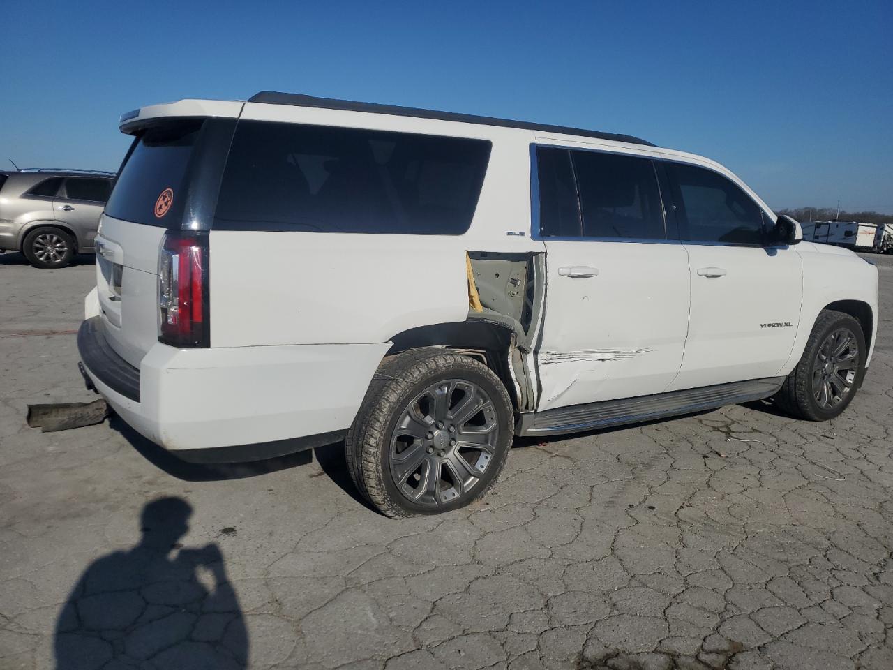2015 GMC Yukon - Image 3