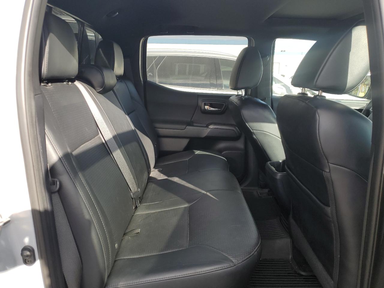 2018 Toyota Tacoma - Image 10