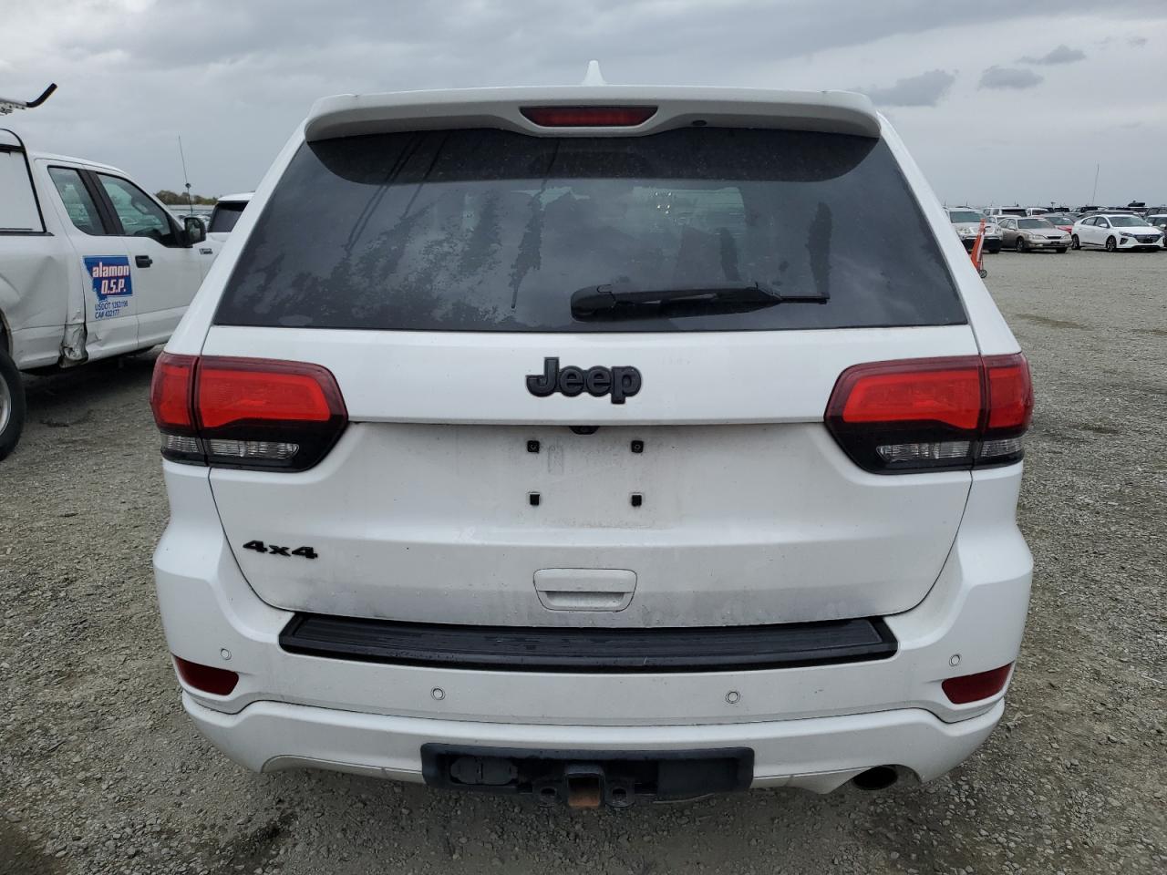 2017 Jeep Grand Cherokee - Image 6