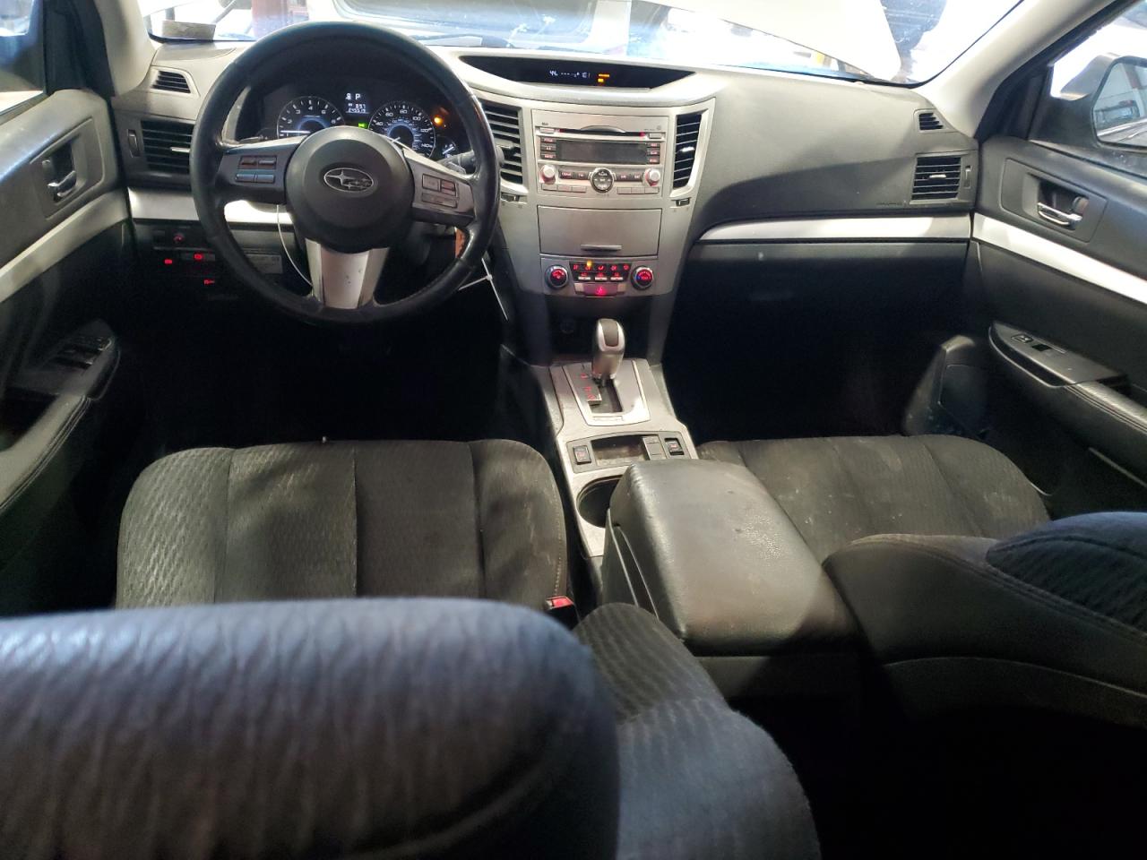 2010 Subaru Outback - Image 8