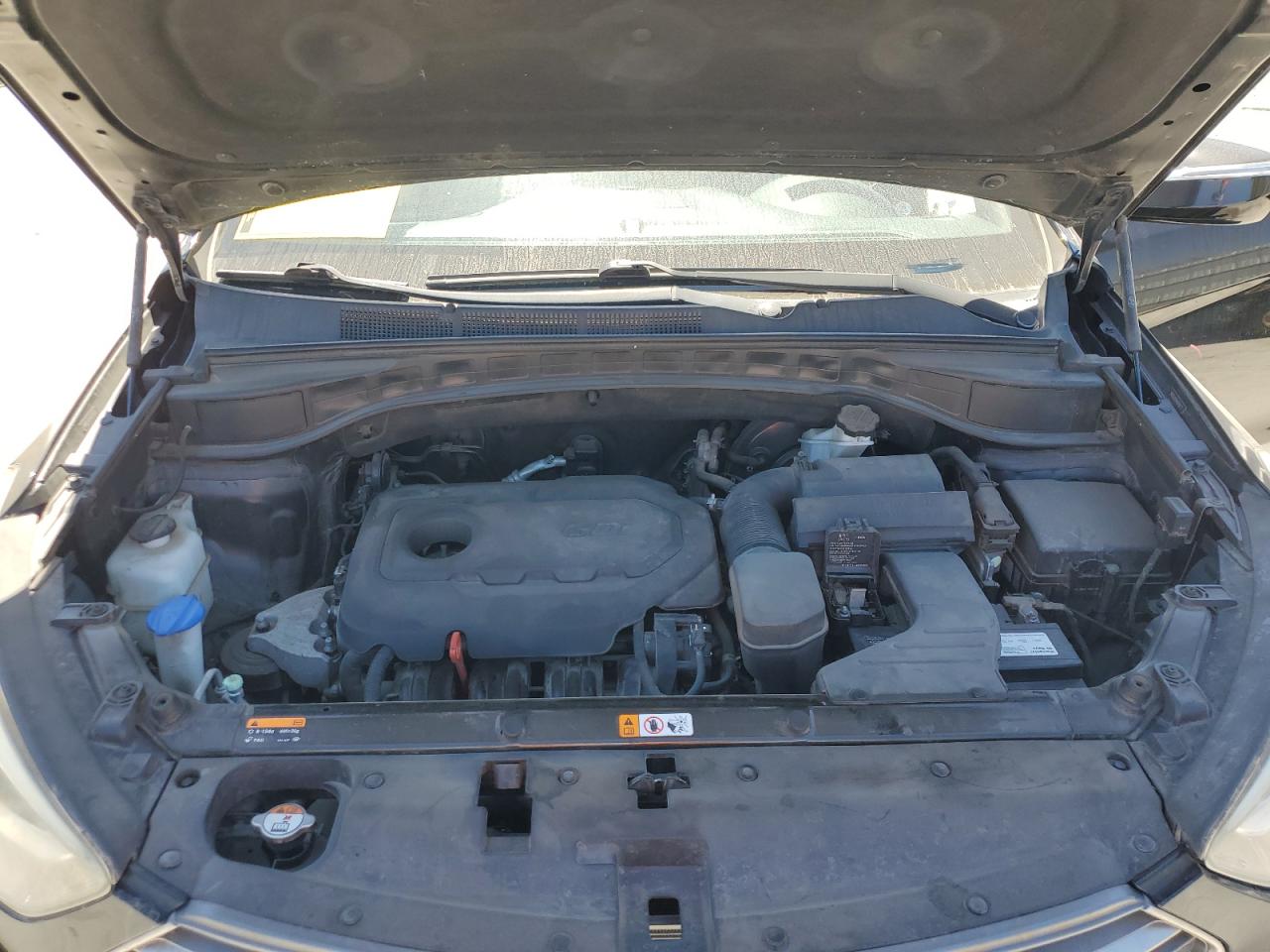 2017 Hyundai Santa Fe - Image 12