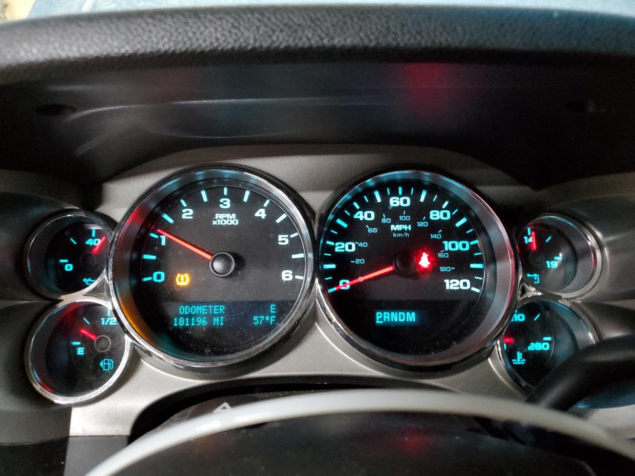 2010 GMC Sierra - Image 9