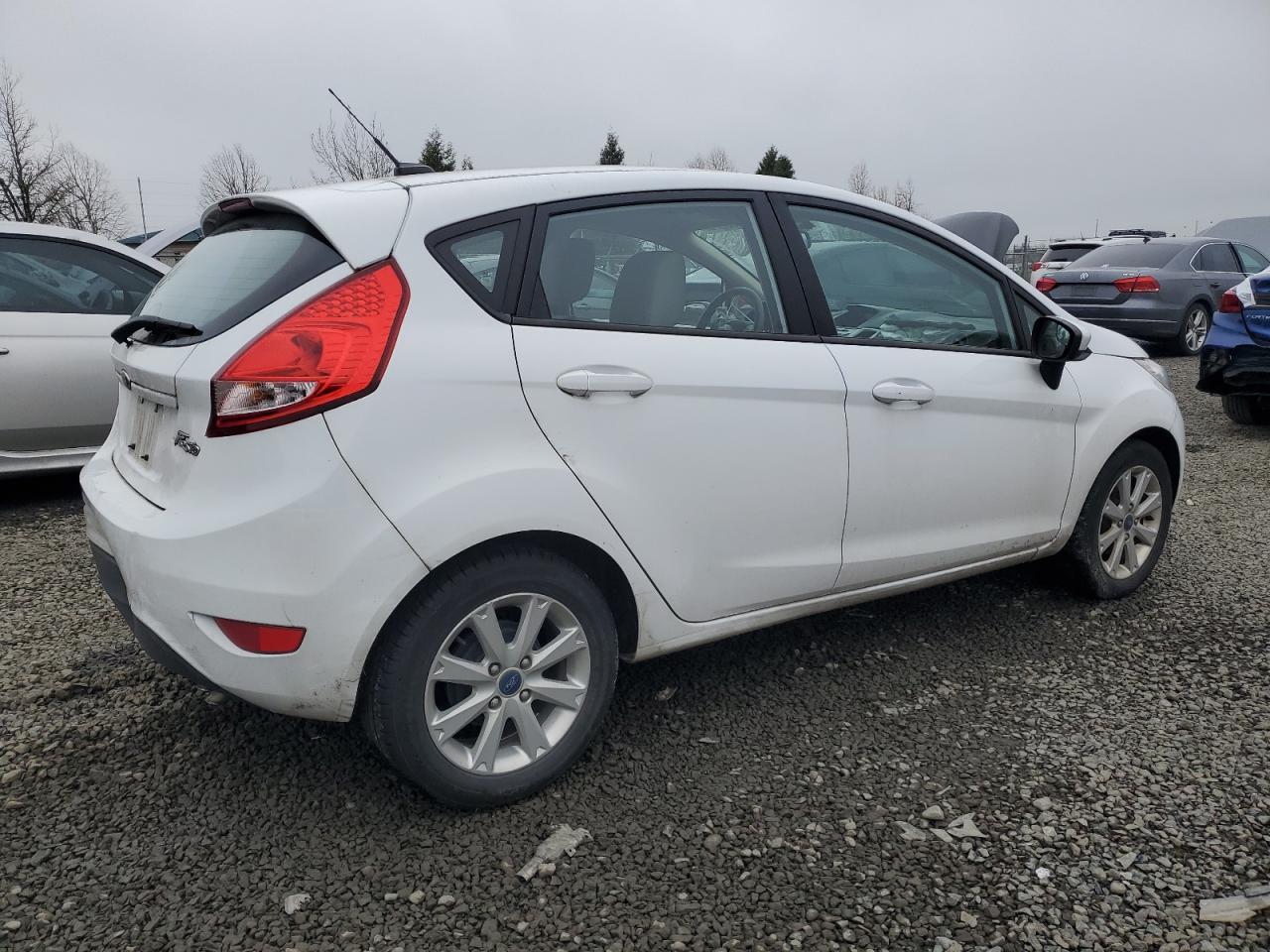 2012 Ford Fiesta - Image 3