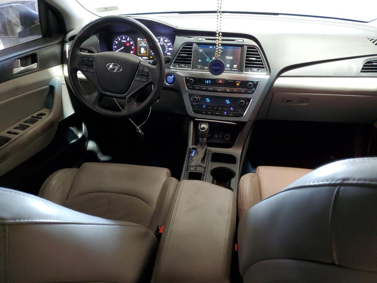 2015 Hyundai Sonata - Image 8