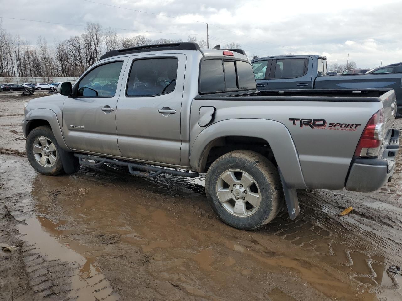 2014 Toyota Tacoma - Image 2