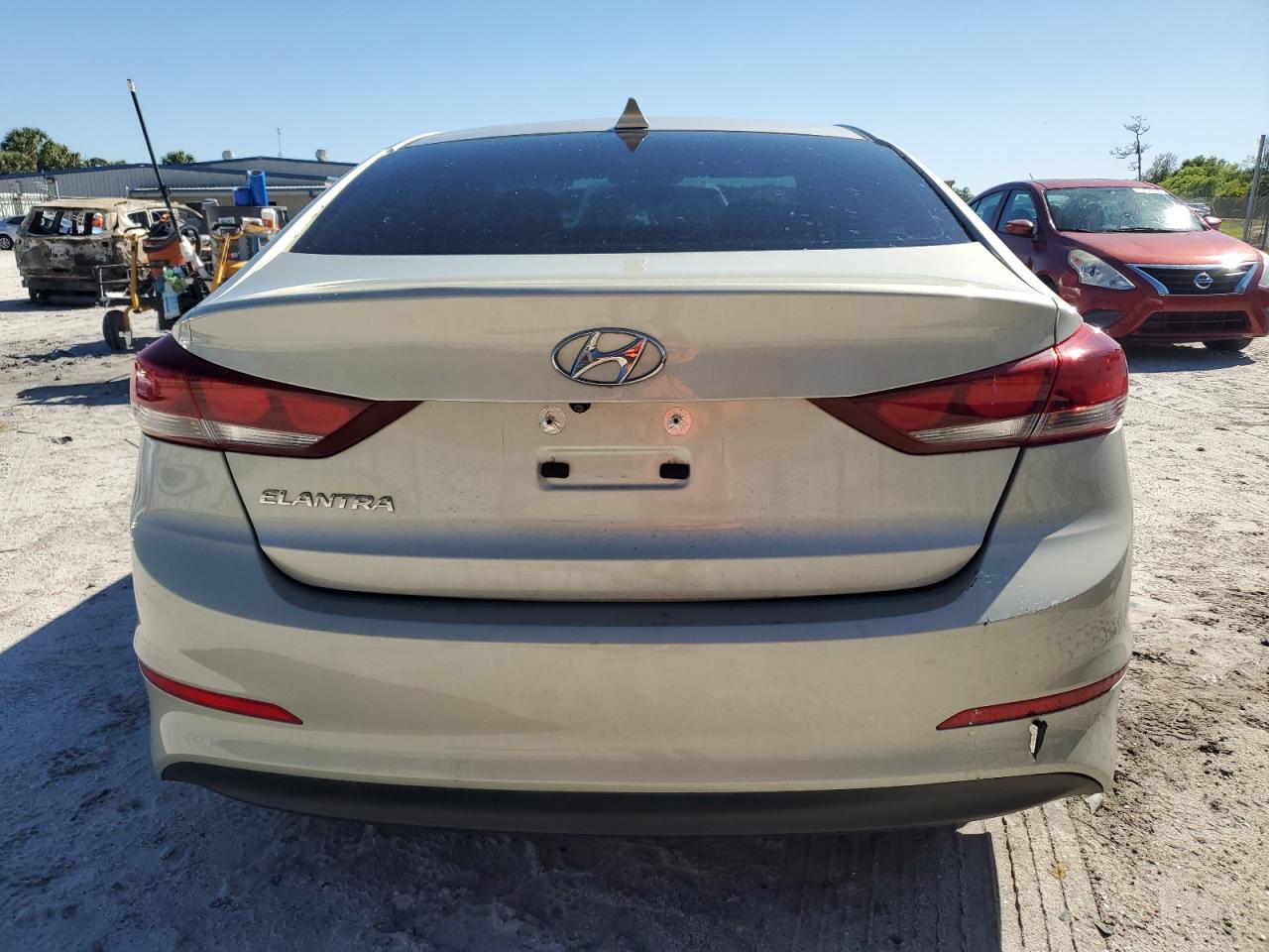 2017 Hyundai Elantra - Image 6