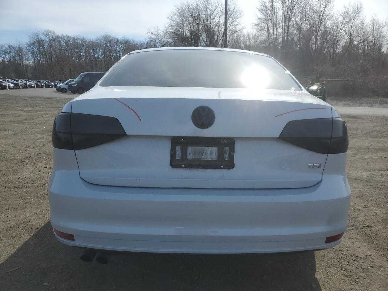 2017 Volkswagen Jetta - Image 6