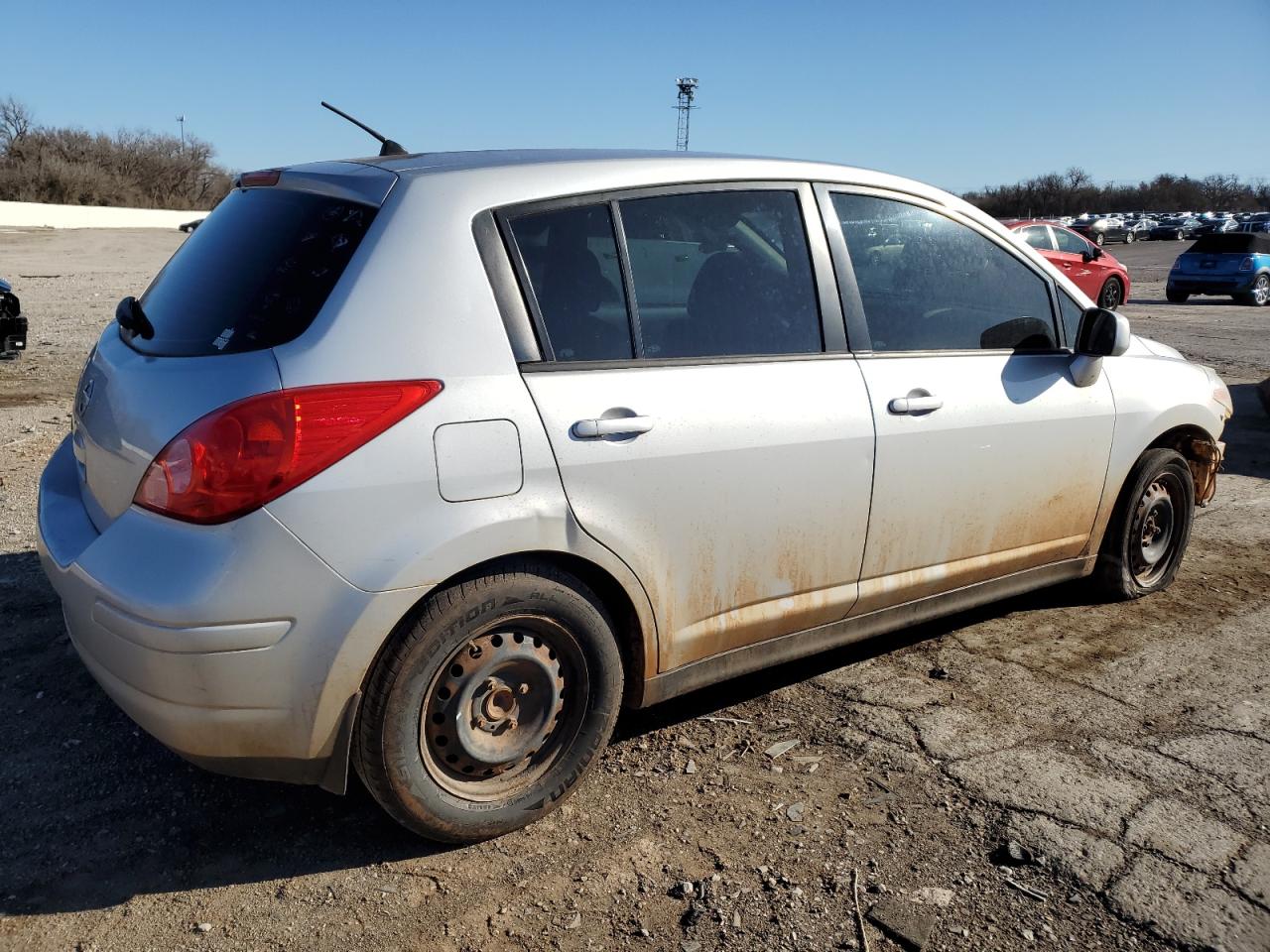 2010 Nissan Versa - Image 3