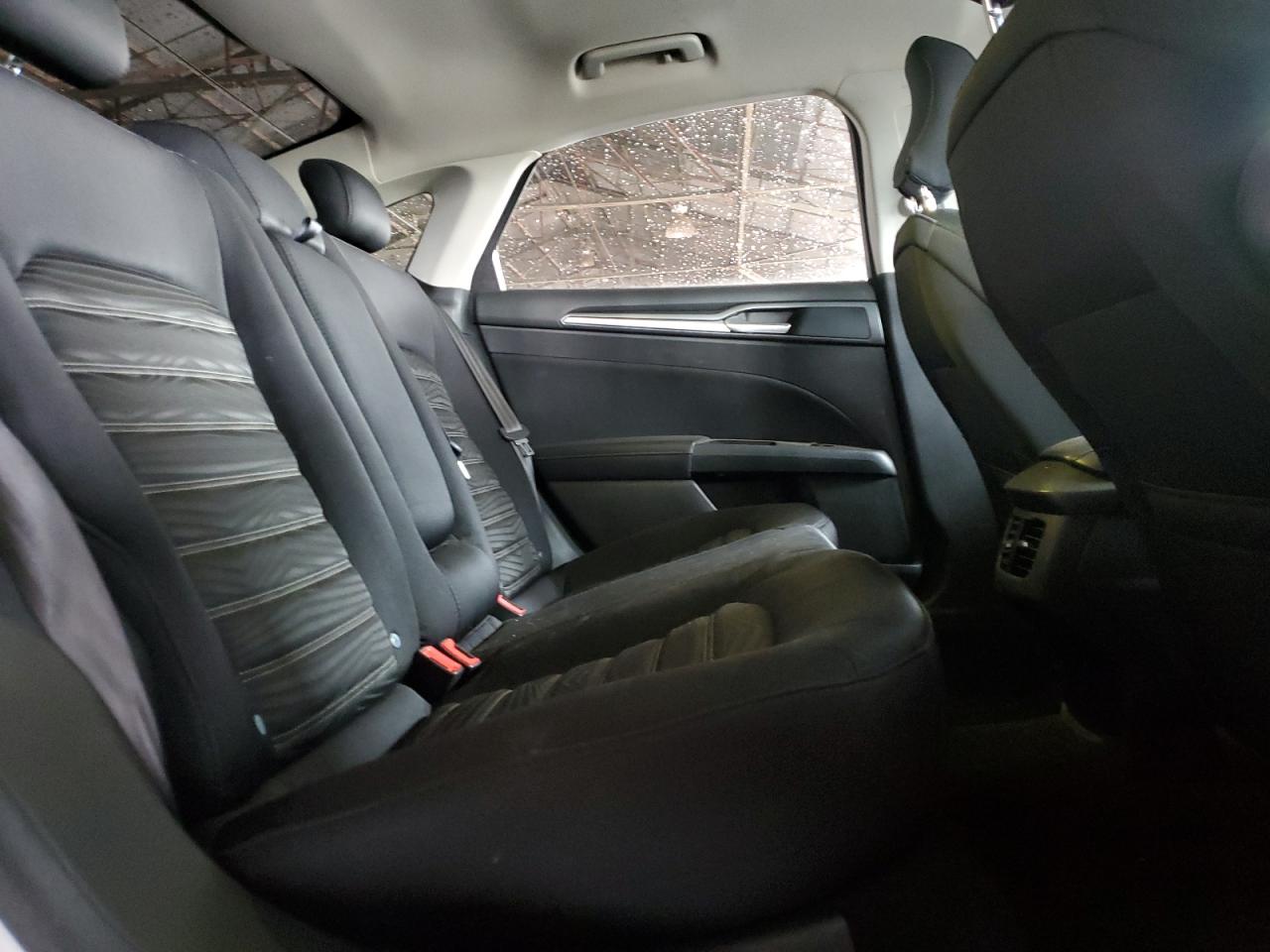 2016 Ford Fusion - Image 10