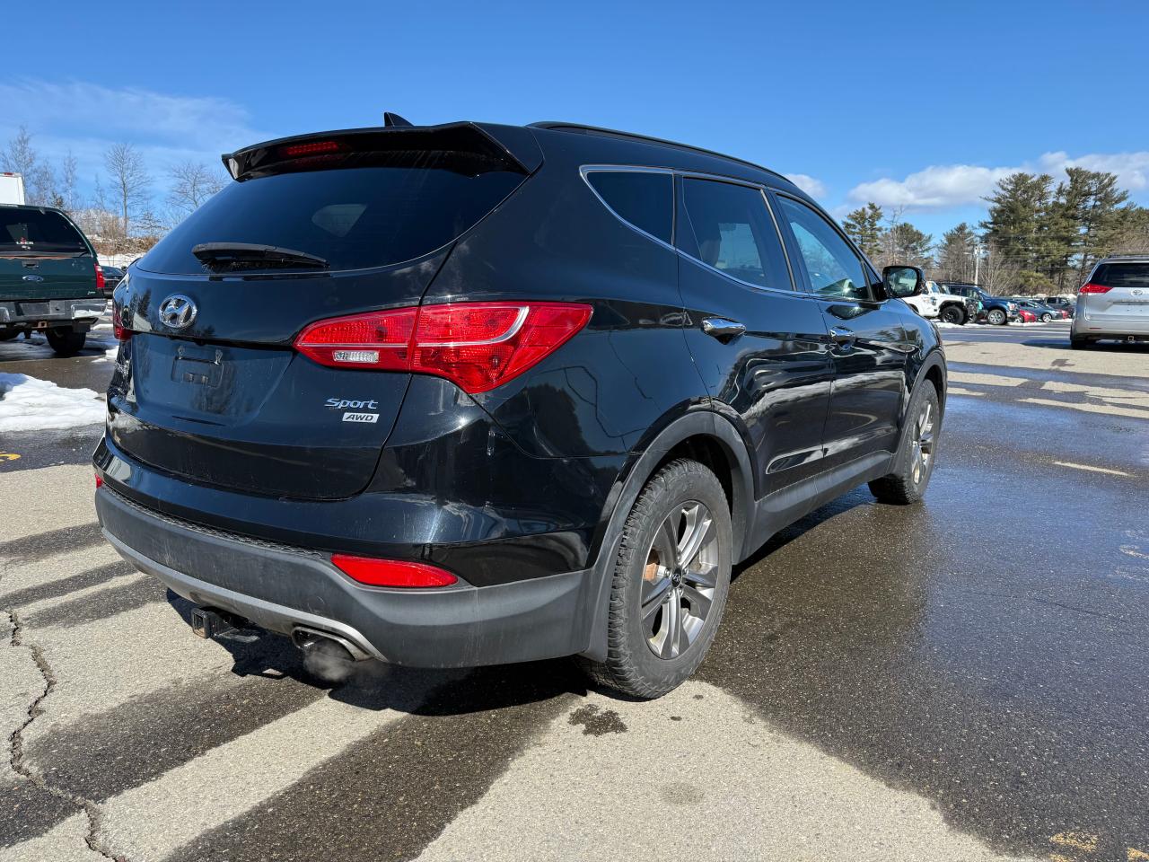 2016 Hyundai Santa Fe - Image 4