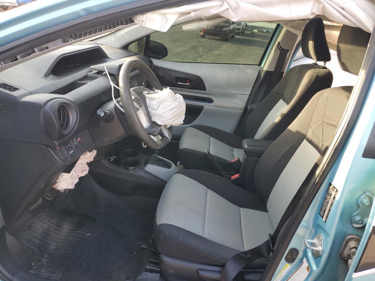 2013 Toyota Prius - Image 7