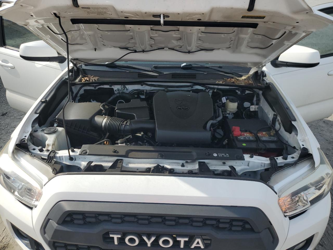 2018 Toyota Tacoma - Image 11