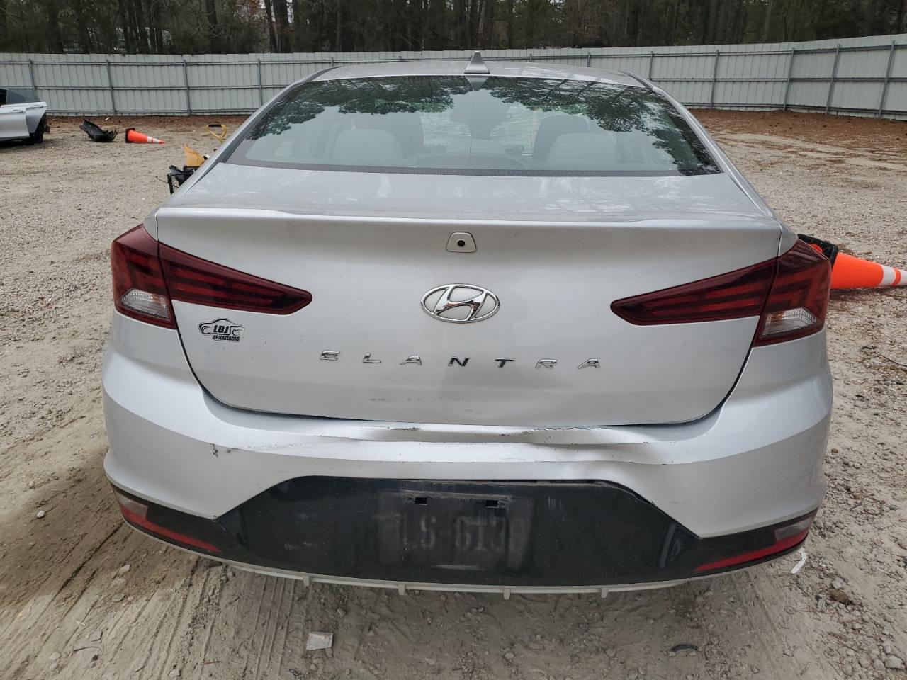2019 Hyundai Elantra - Image 6
