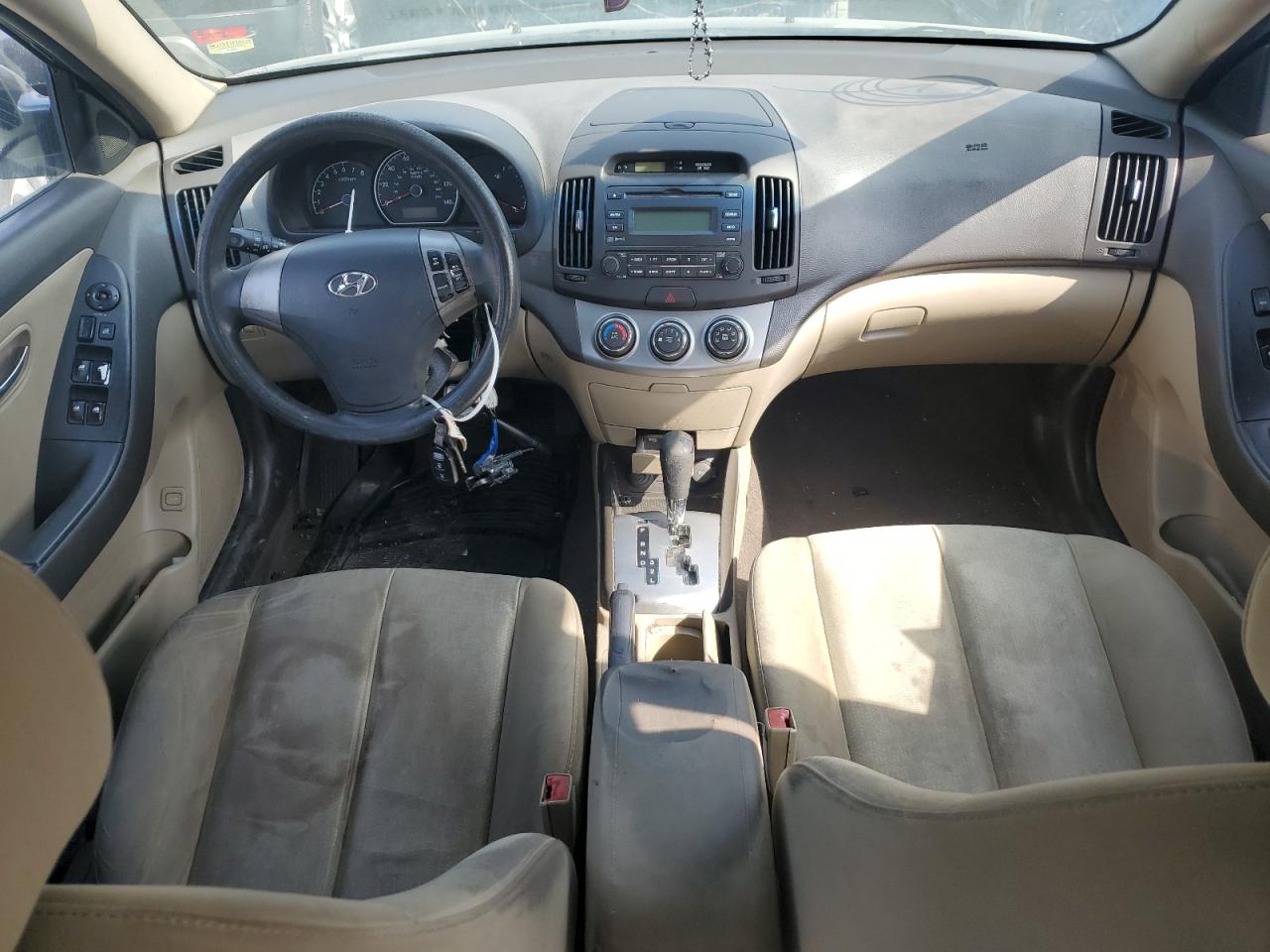 2010 Hyundai Elantra - Image 8