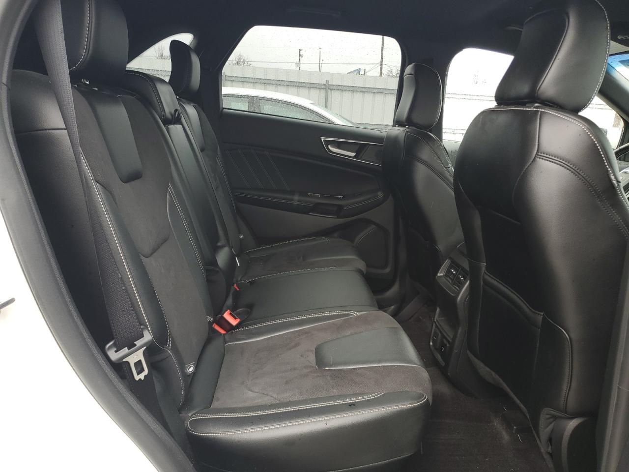 2020 Ford Edge - Image 11