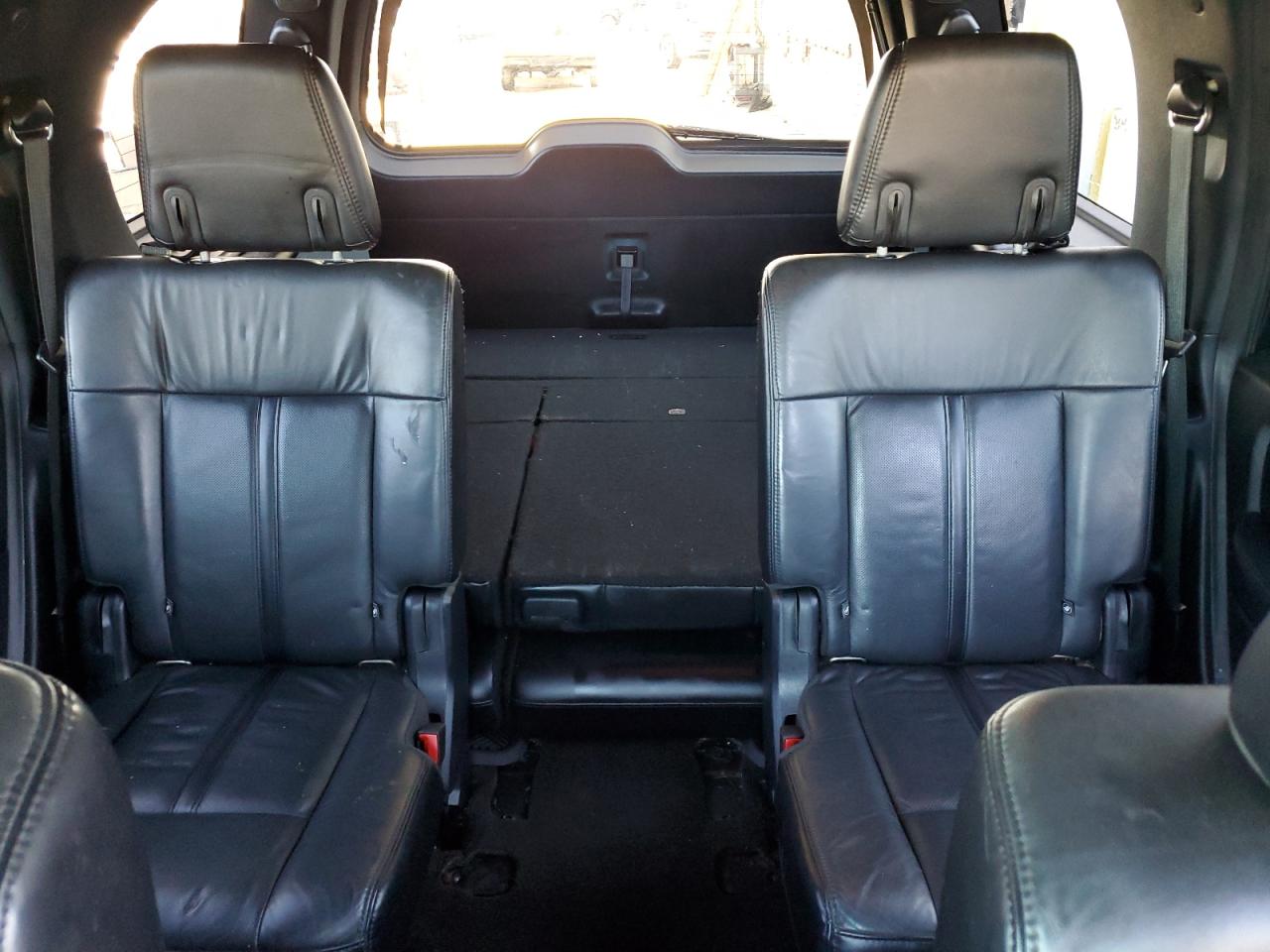 2015 Lincoln Navigator - Image 10
