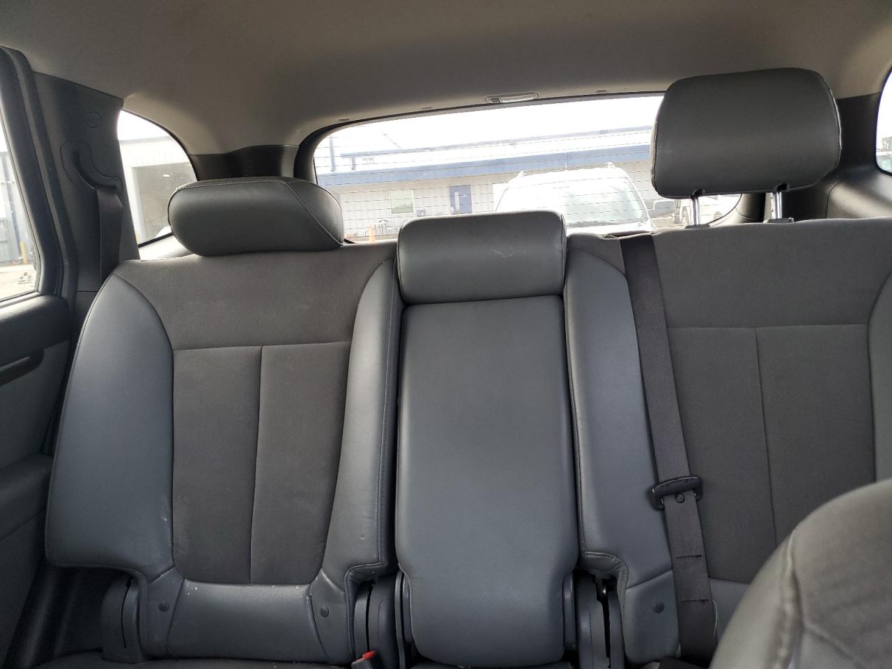 2011 Hyundai Santa Fe - Image 10