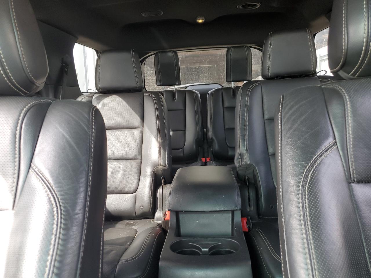2015 Ford Explorer - Image 10