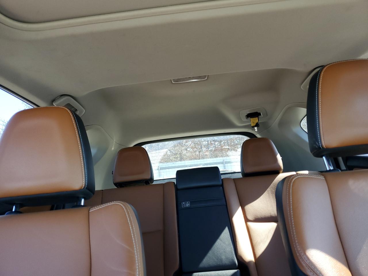 2016 Toyota RAV 4 - Image 10