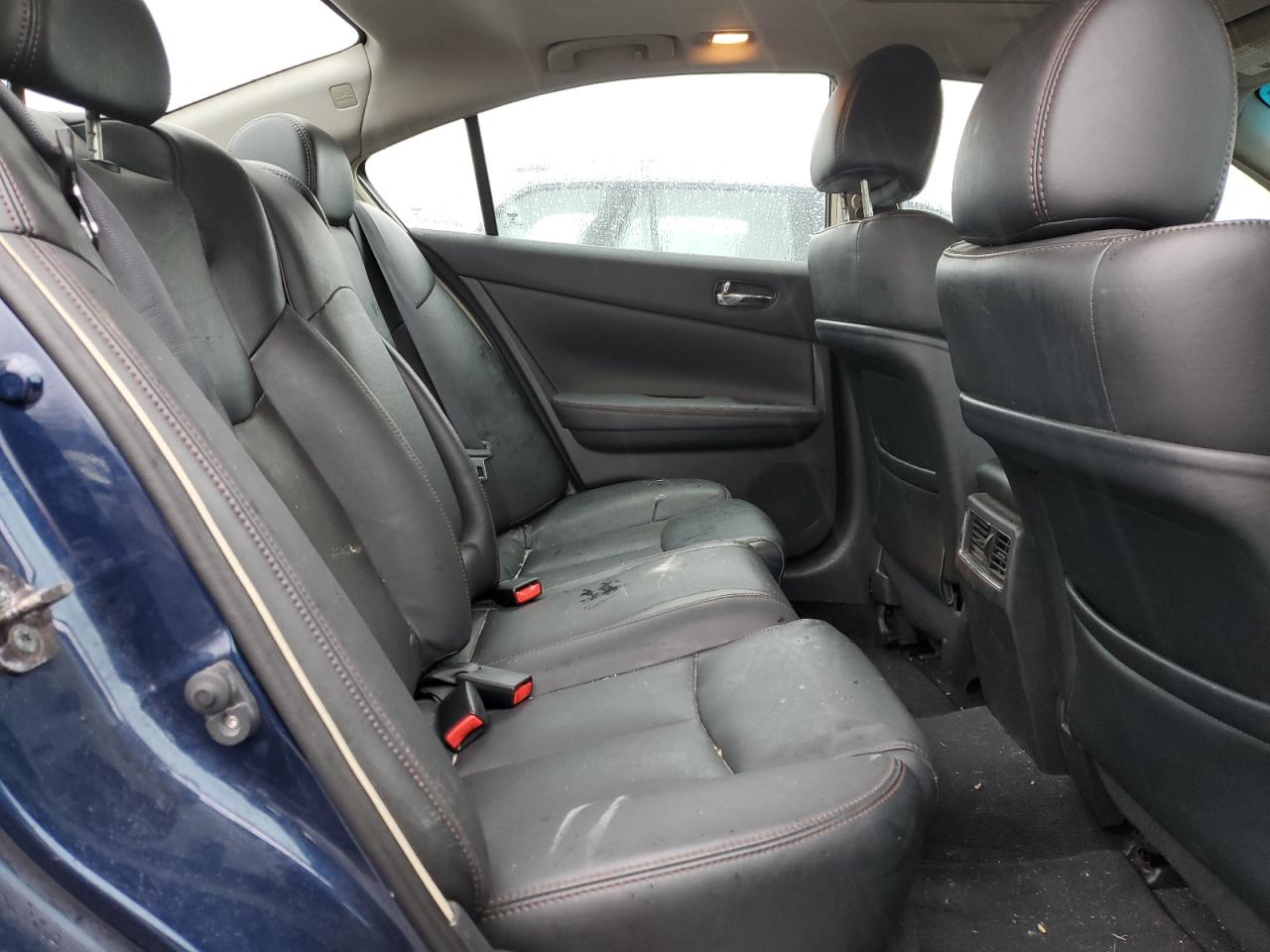 2010 Nissan Maxima - Image 10