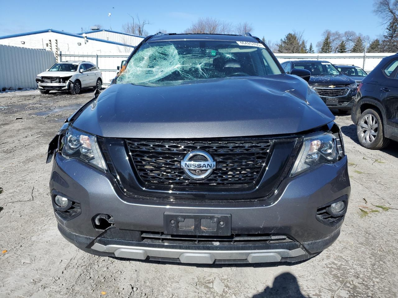 2019 Nissan Pathfinder - Image 5