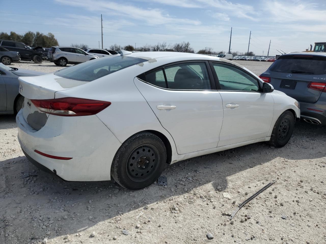 2018 Hyundai Elantra - Image 3