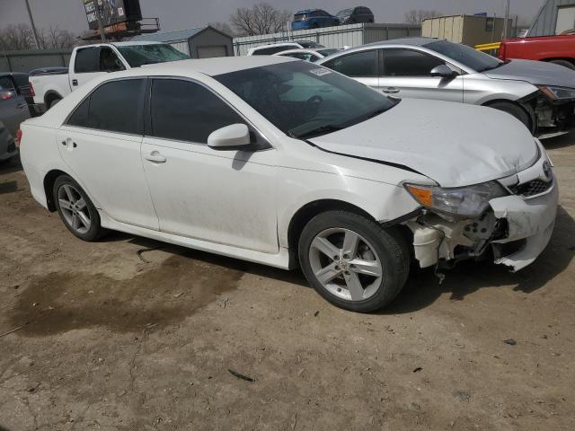 Sedans TOYOTA CAMRY 2012 Biały
