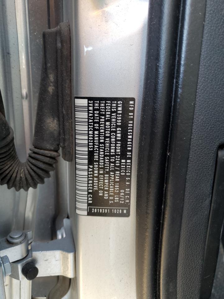 2012 Volkswagen Beetle - Image 13