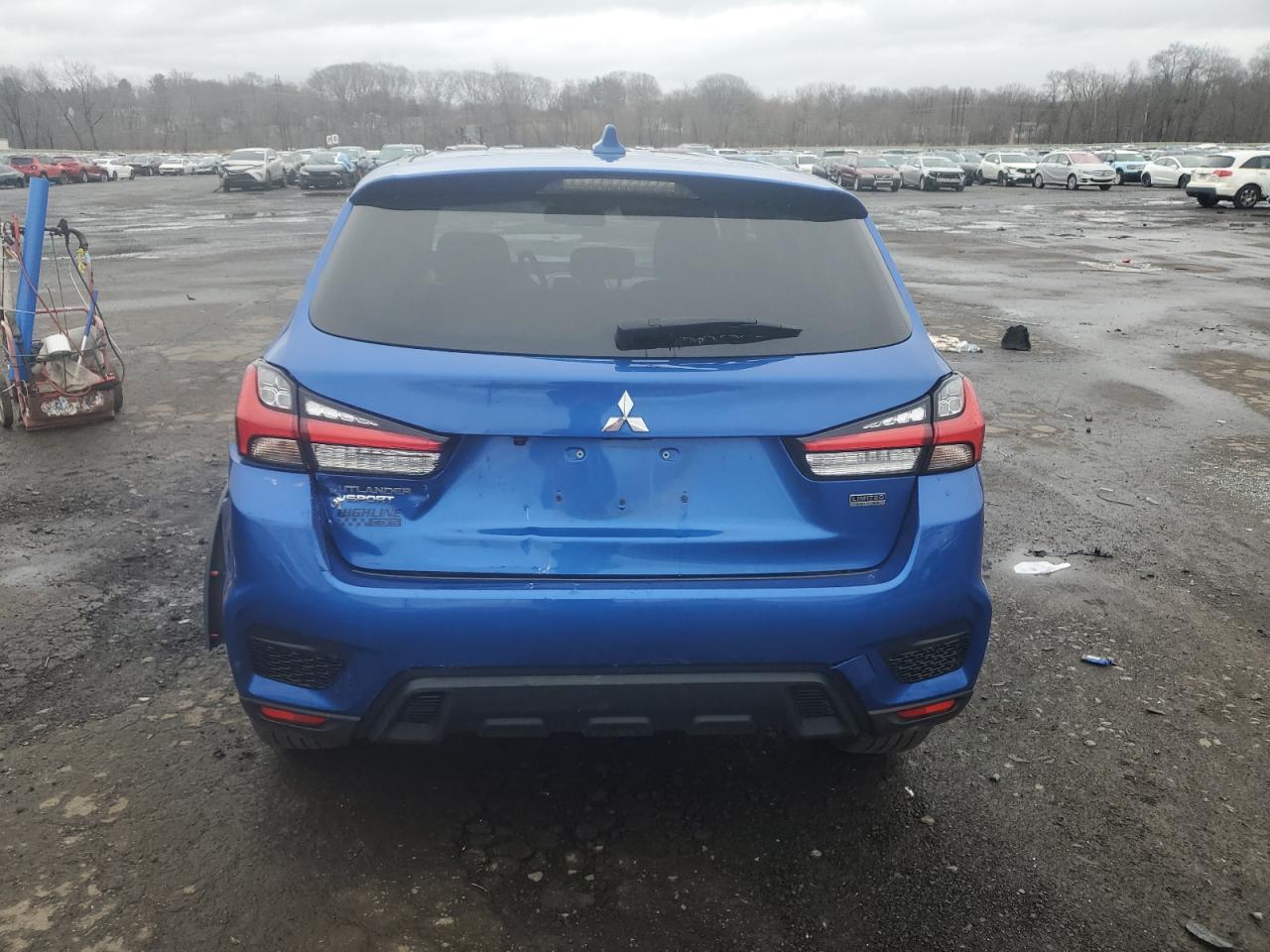 2021 Mitsubishi Outlander - Image 6