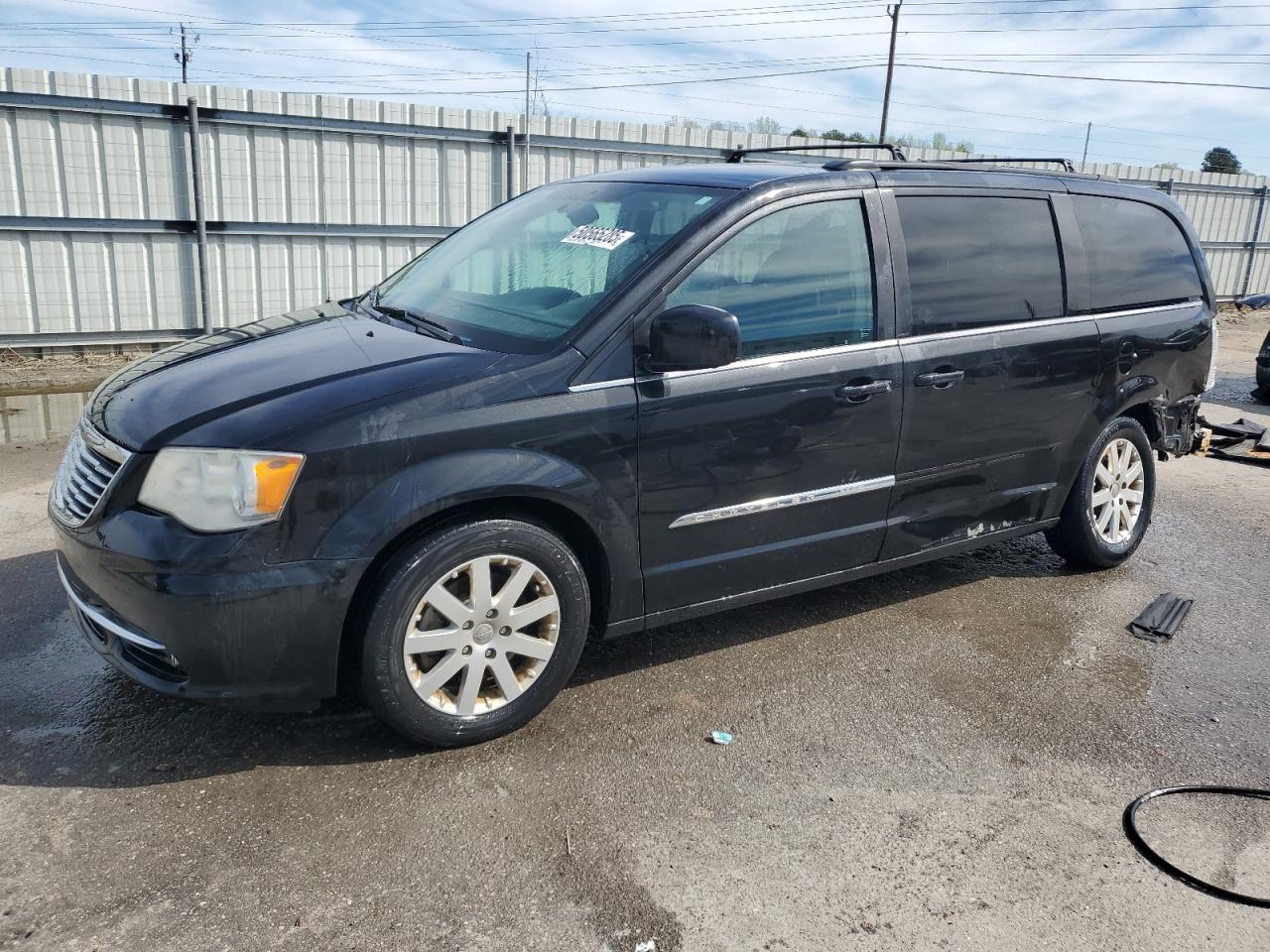 2013 Chrysler Town & Country Touring продається в Montgomery, AL - Rear End