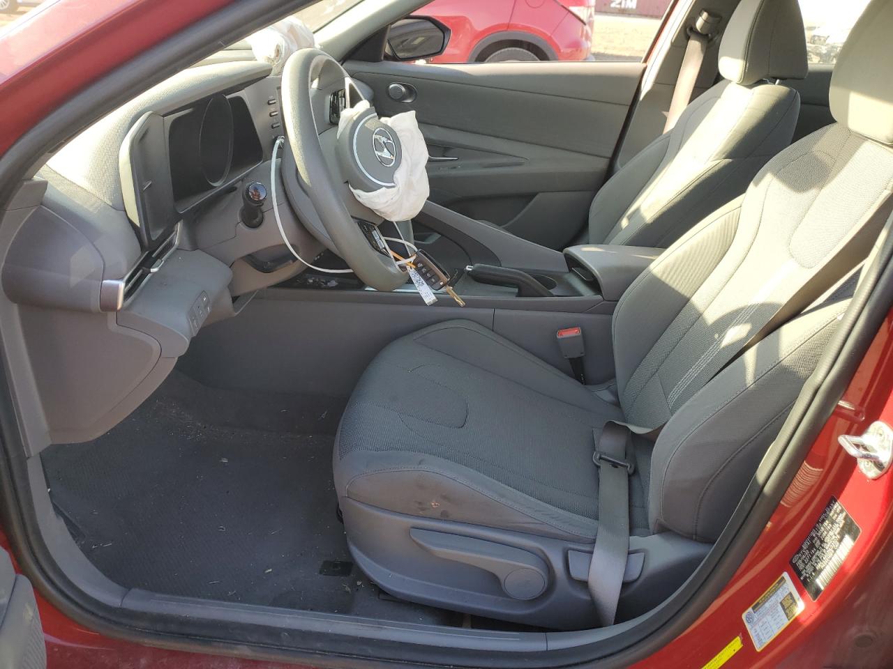 2022 Hyundai Elantra - Image 7