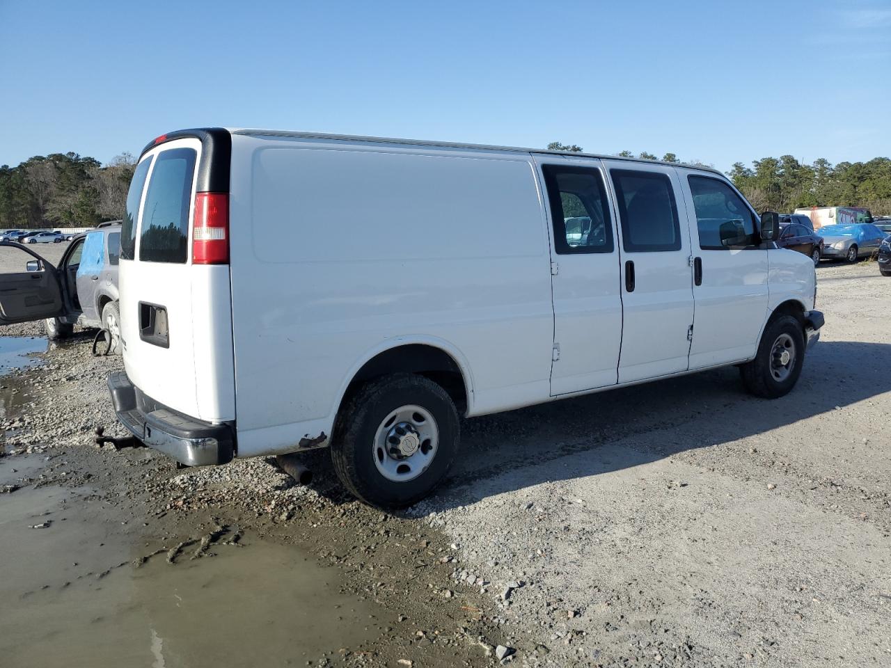 2012 Chevrolet Express - Image 3