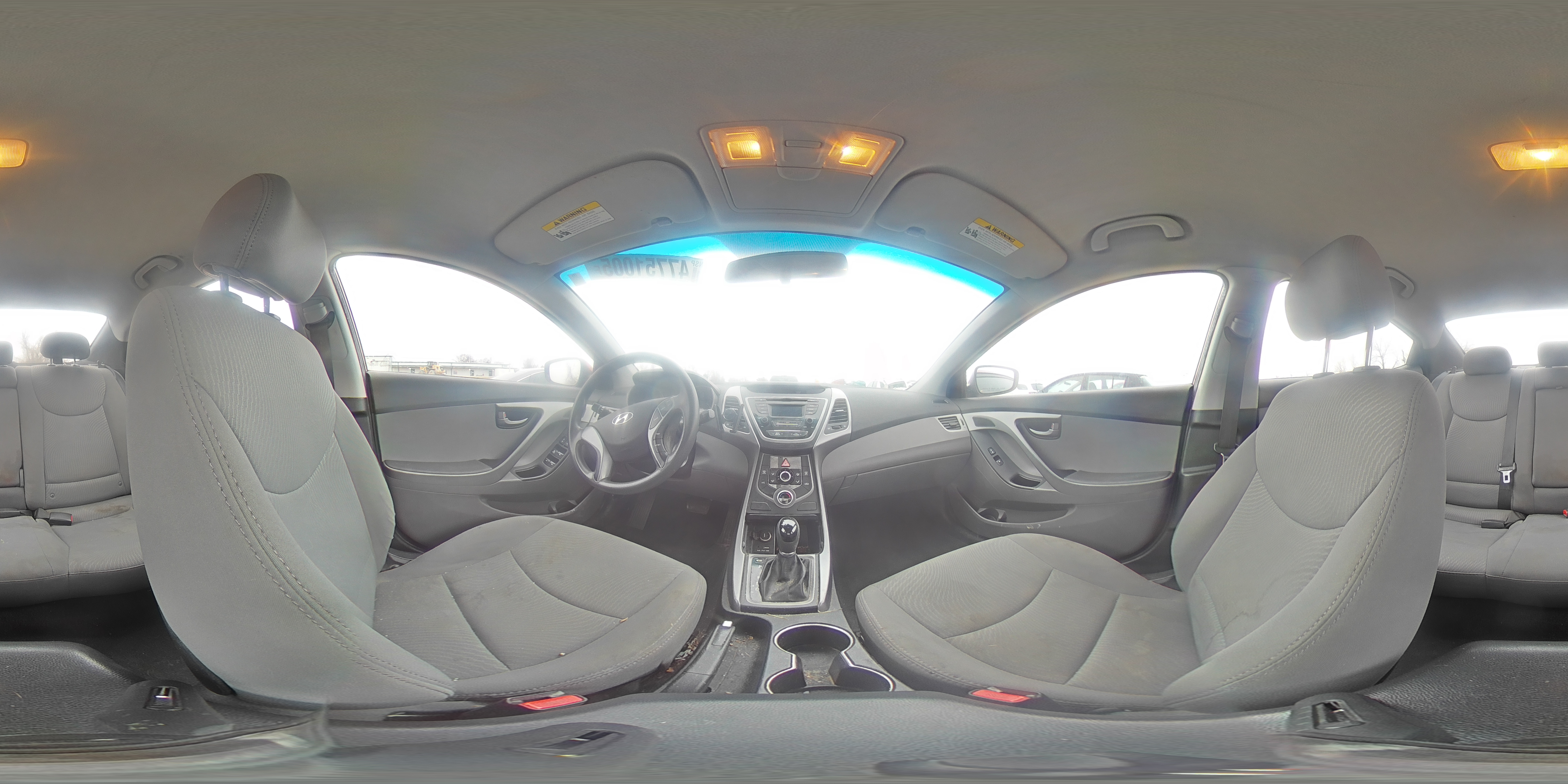 2016 Hyundai Elantra - Image 13