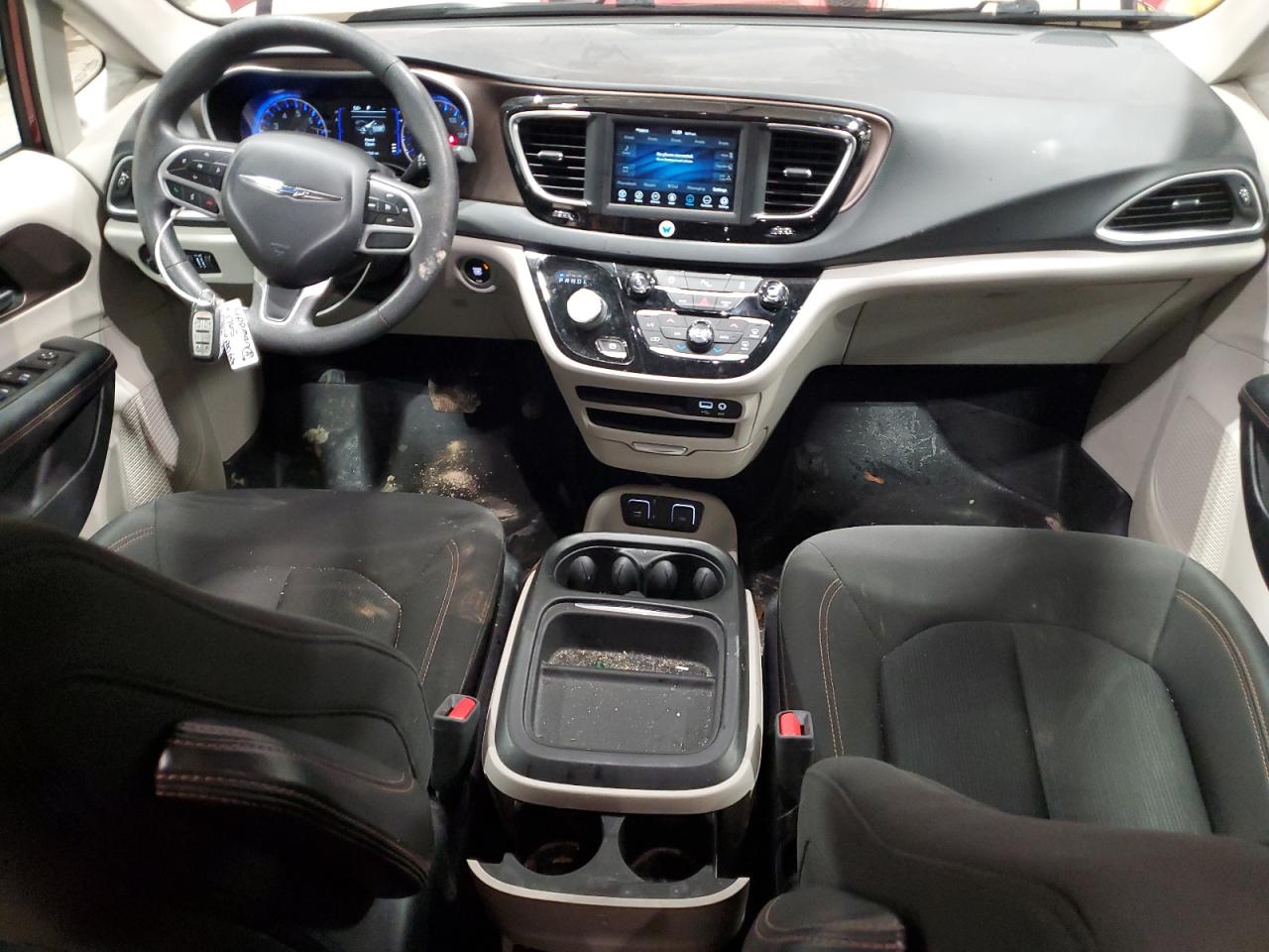 2018 Chrysler Pacifica - Image 8