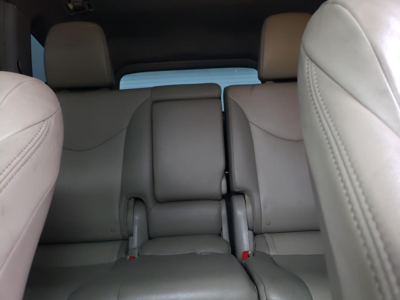 2013 Toyota Prius - Image 10