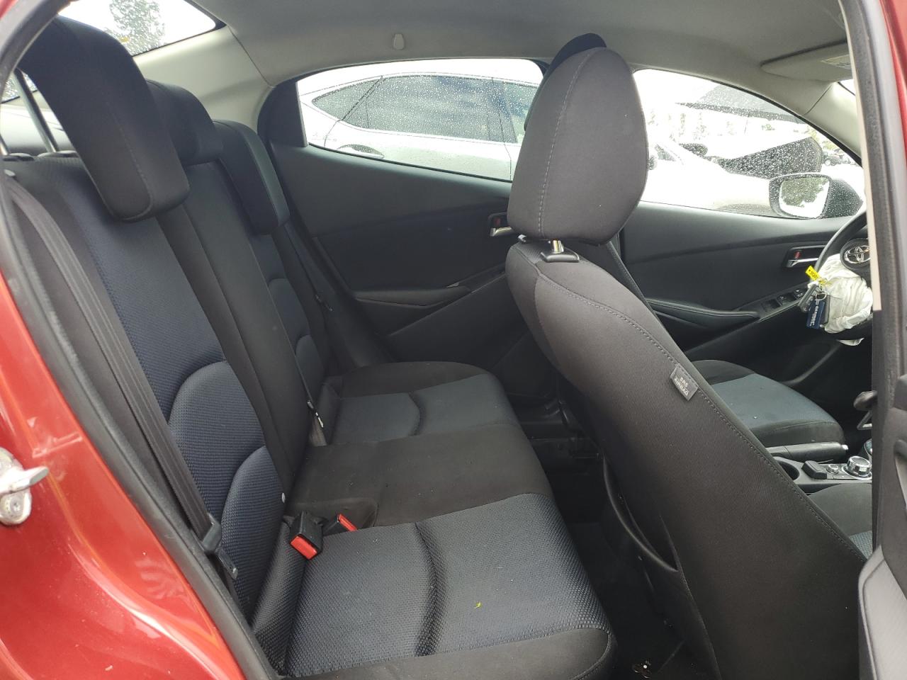 2017 Toyota Yaris - Image 10