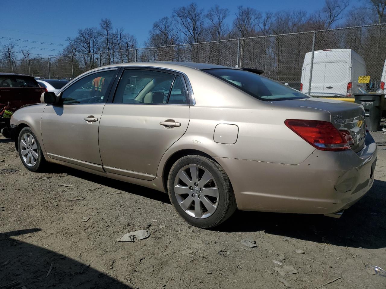 2007 Toyota Avalon - Image 2