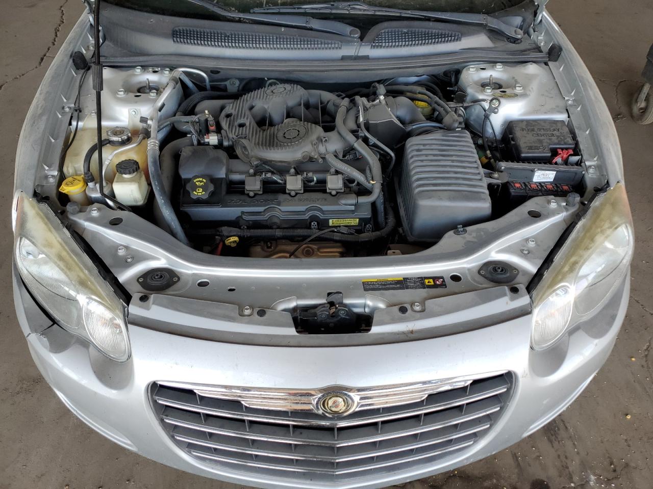 2004 Chrysler Sebring - Image 11