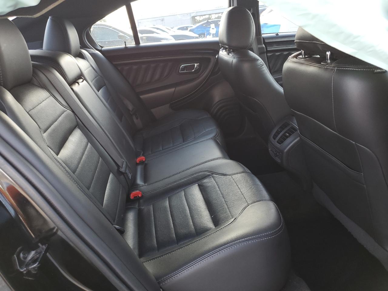 2015 Ford Taurus - Image 11