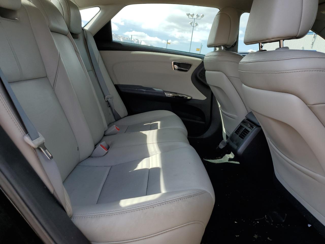 2013 Toyota Avalon - Image 10
