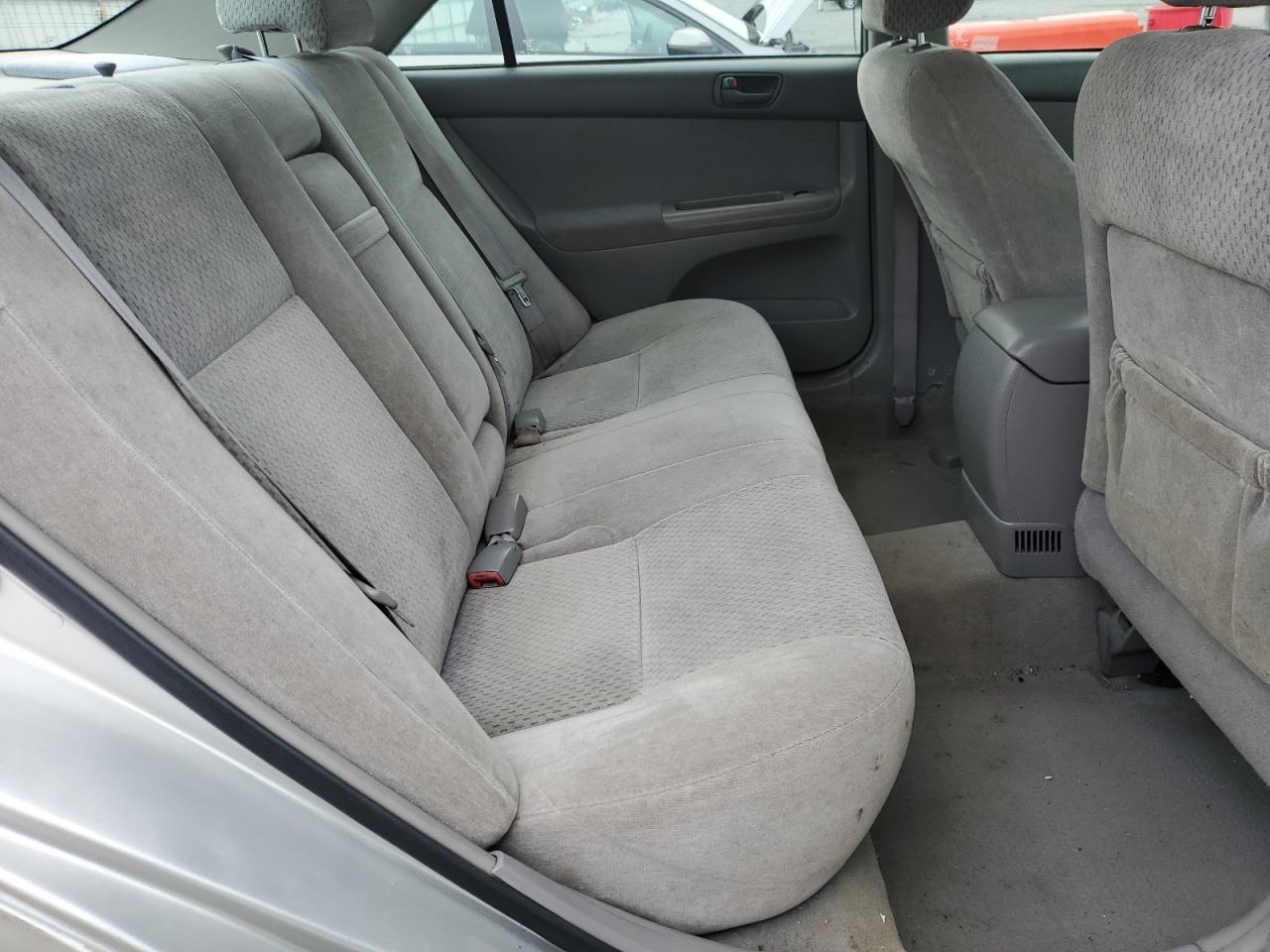 2004 Toyota Camry - Image 10
