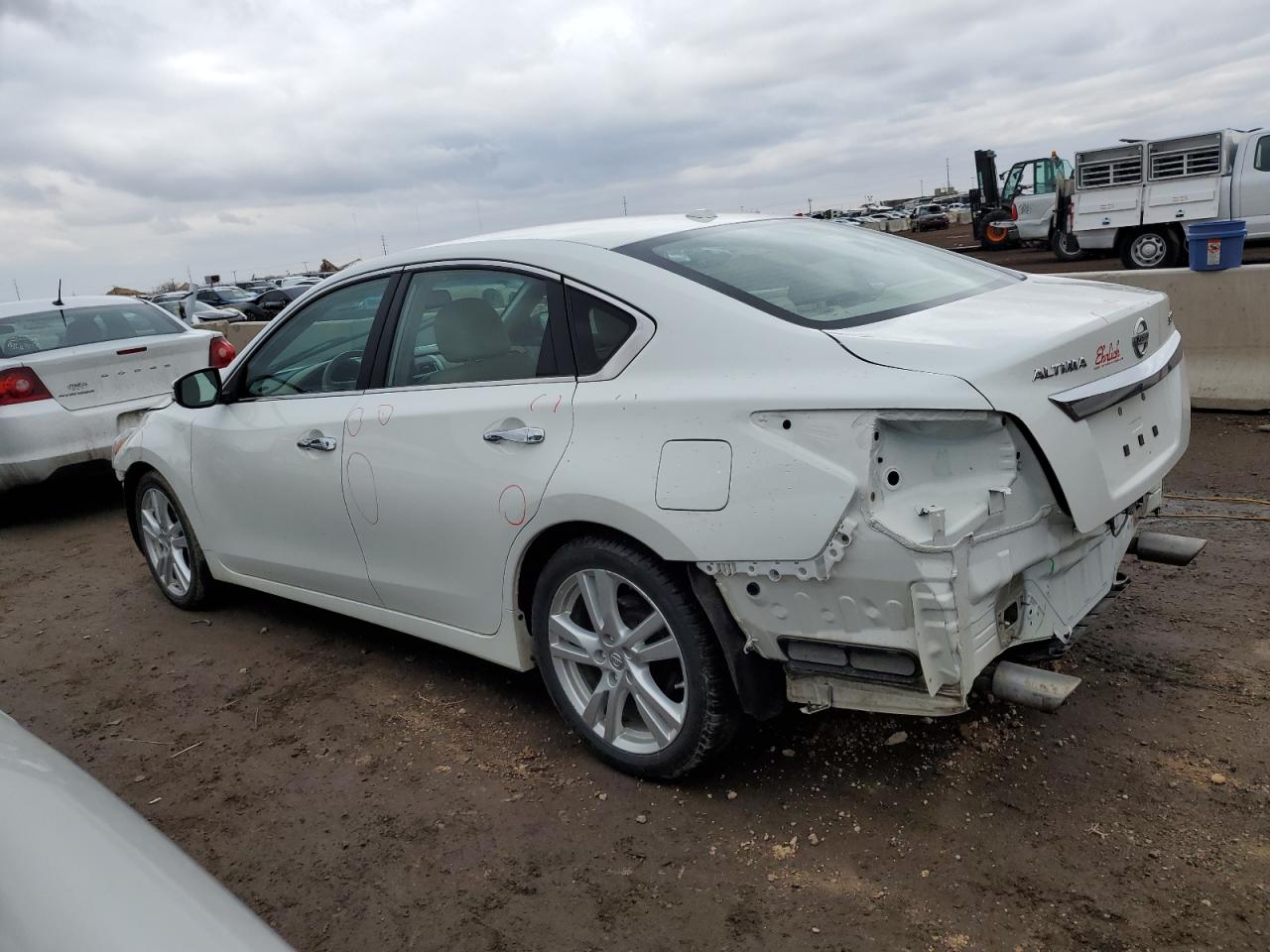 2013 Nissan Altima - Image 2