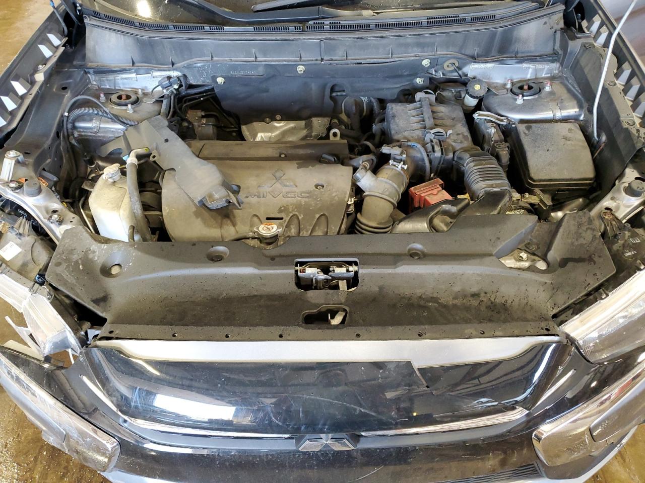 2018 Mitsubishi Outlander - Image 12