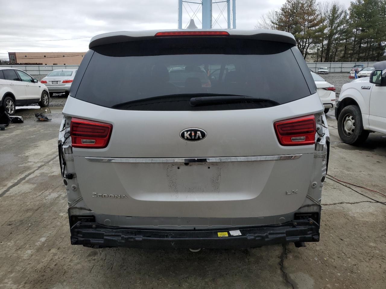 2019 Kia Sedona - Image 6