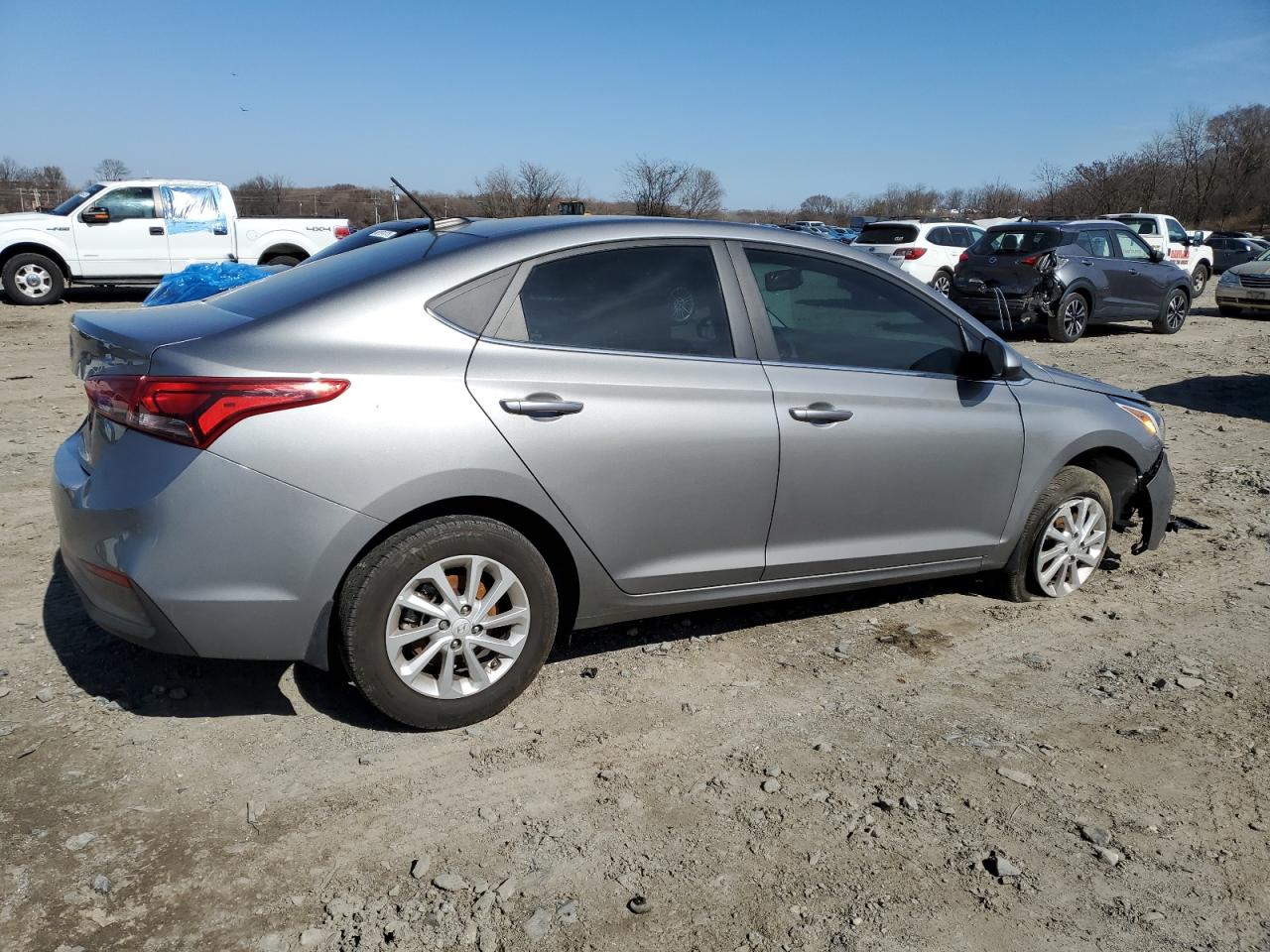 2022 Hyundai Accent - Image 3